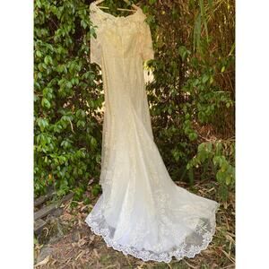 David's Bridal Women's Size 10 Ivory Satin Beaded Sequin Bridal Wedding Dress